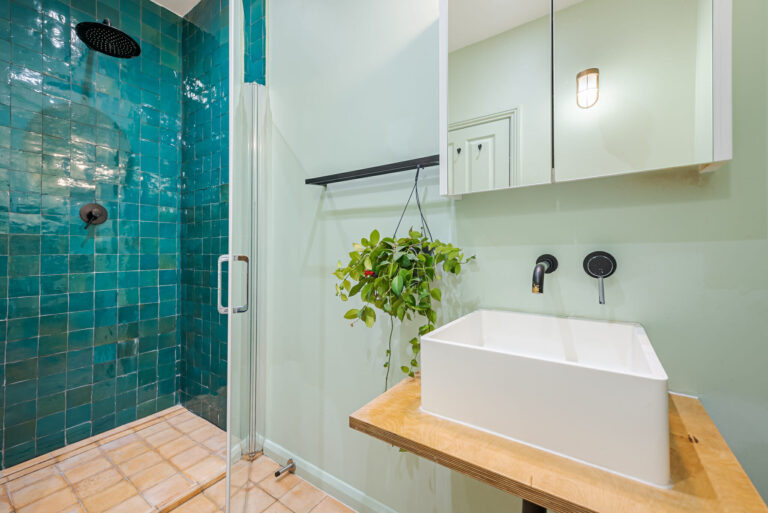 Refurbished Manor Park Home image 18