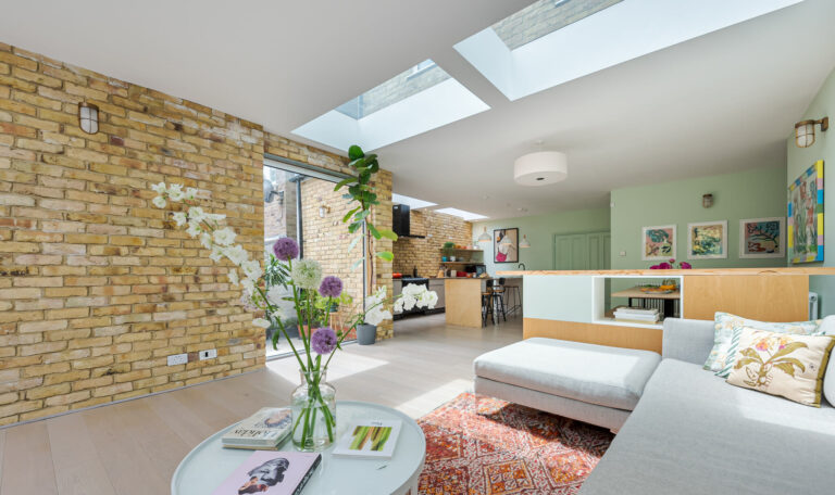 Refurbished Manor Park Home image 3