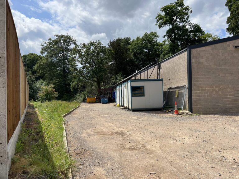 Versatile Farm Property near Shepperton image 13