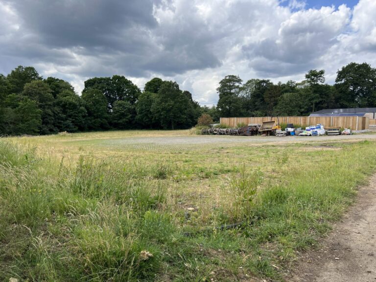 Versatile Farm Property near Shepperton image 2