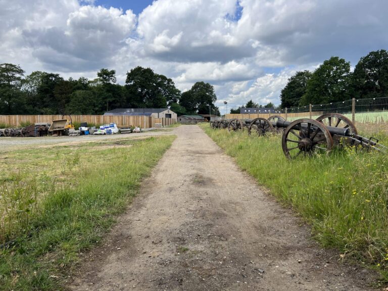 Versatile Farm Property near Shepperton image 1