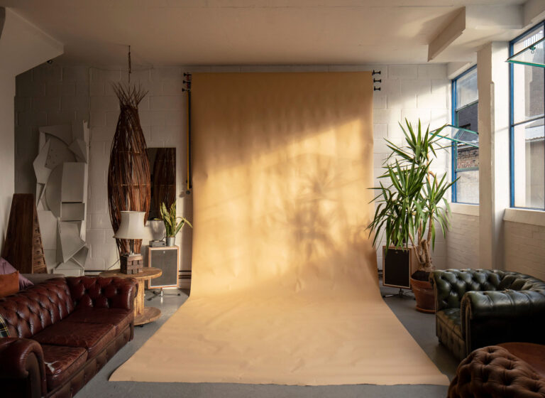 Contemporary Apartment with Photo Studio image 5