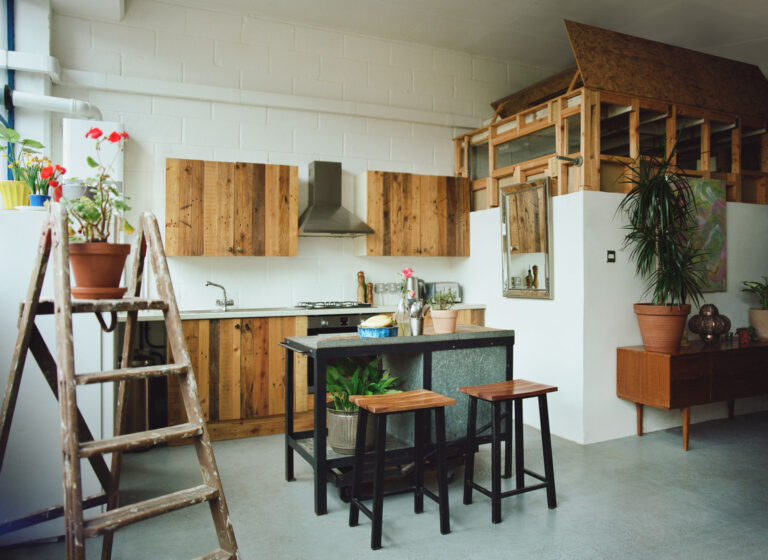 Contemporary Apartment with Photo Studio image 7