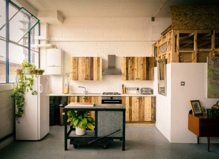 Contemporary Apartment with Photo Studio image 6
