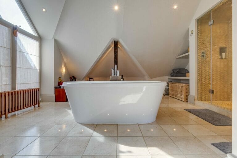 Double-Fronted Victorian House with Swimming Pool image 18