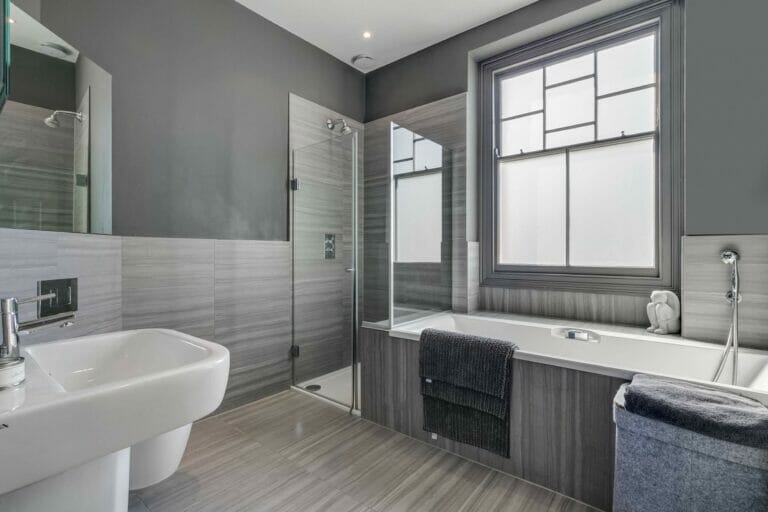 Double-Fronted Victorian House with Swimming Pool image 20