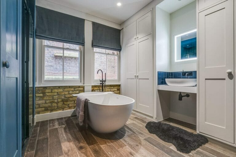 Double-Fronted Victorian House with Swimming Pool image 21