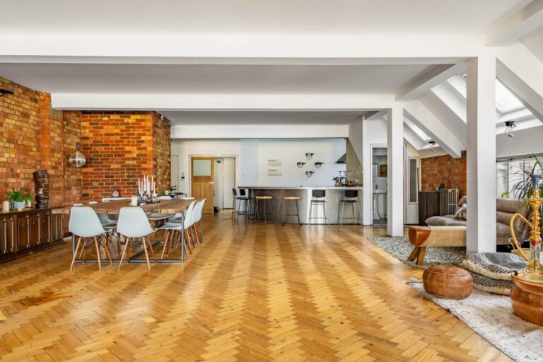 Shoreditch Loft with Brutalist Kitchen image 10