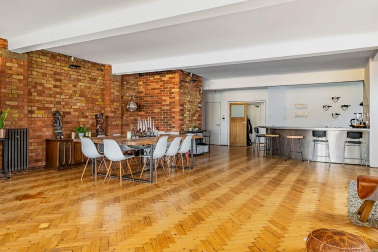 Shoreditch Loft with Brutalist Kitchen image 11