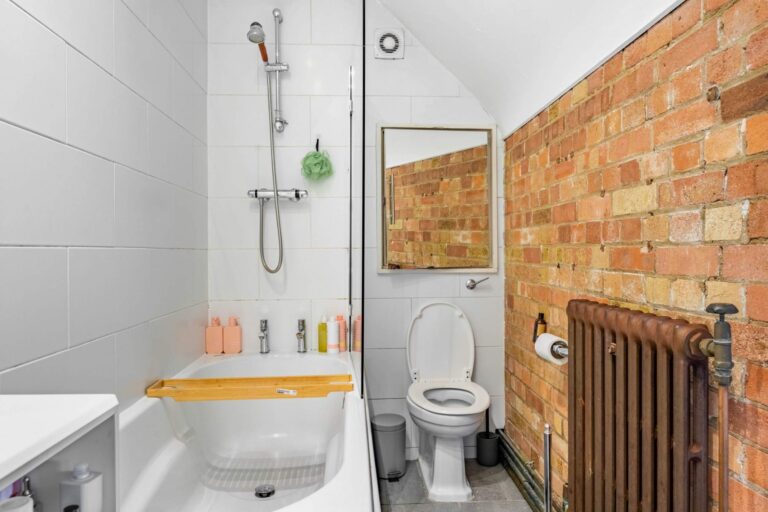 Shoreditch Loft with Brutalist Kitchen image 15