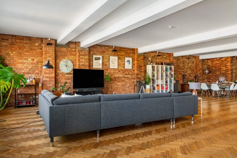 Shoreditch Loft with Brutalist Kitchen image 8