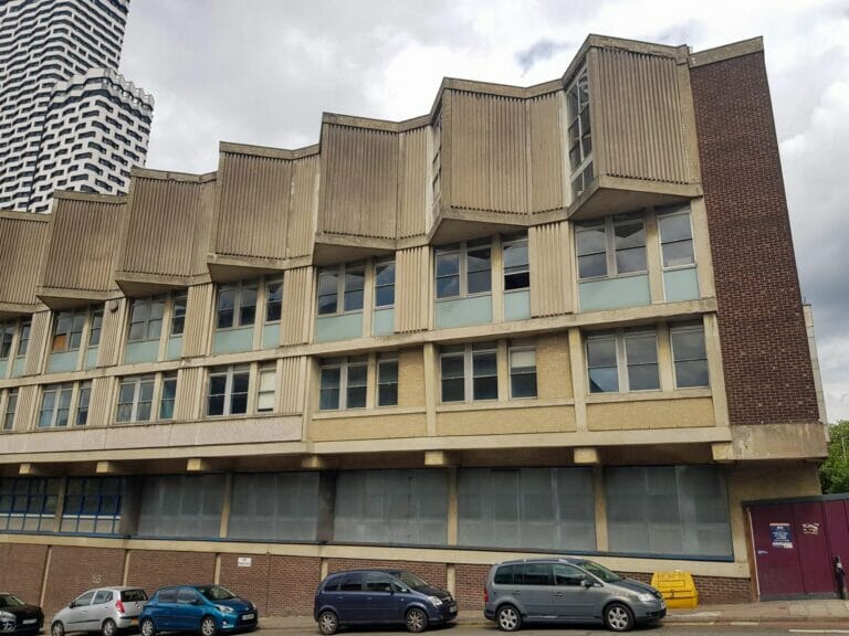 Large former education building in Croydon image 2