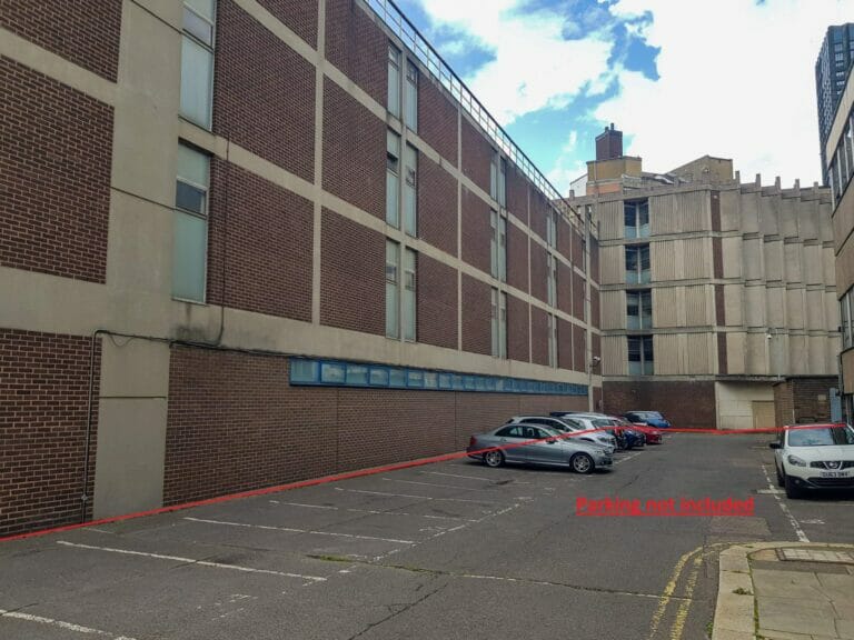 Large former education building in Croydon image 27