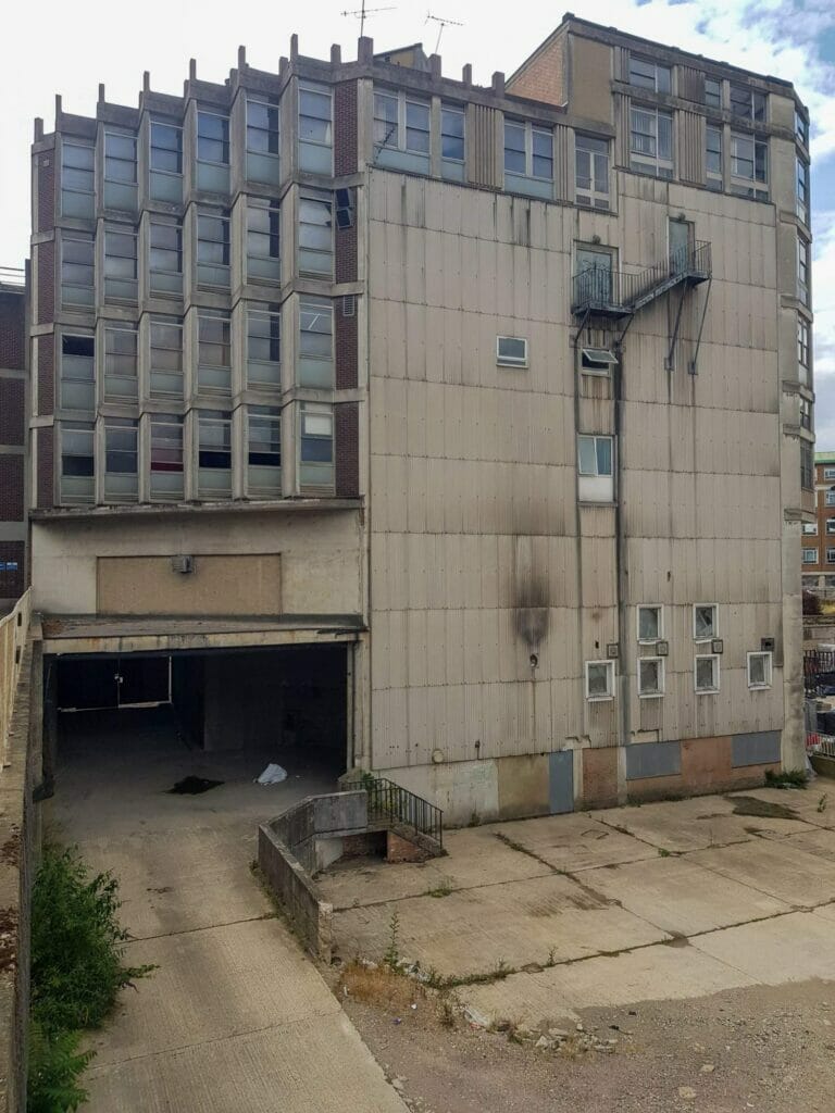 Large former education building in Croydon image 3