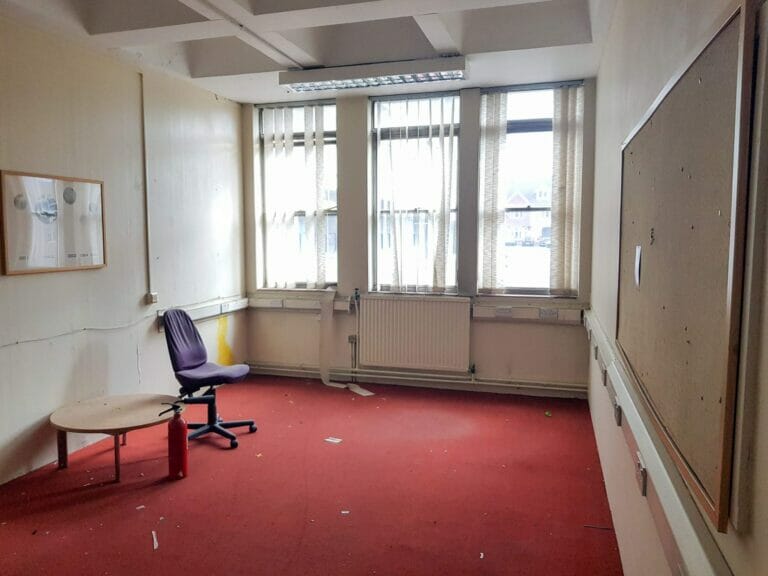 Large former education building in Croydon image 19