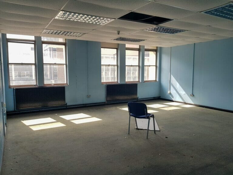 Large former education building in Croydon image 17