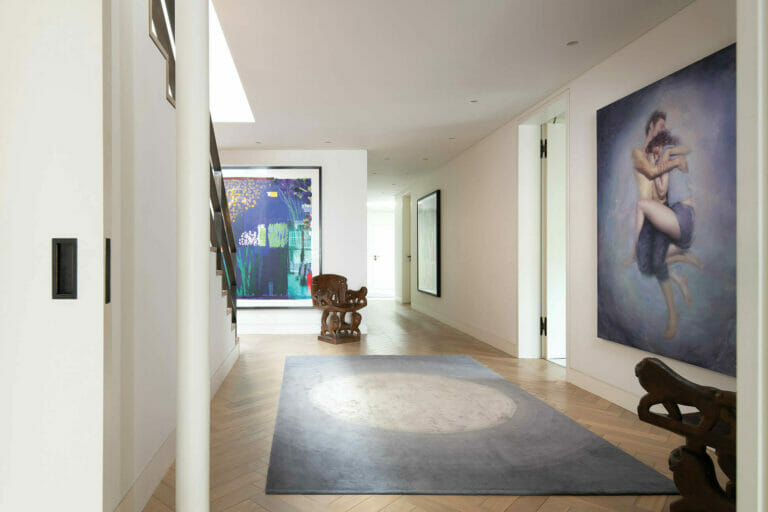 Penthouse with Stunning Thames Views image 1