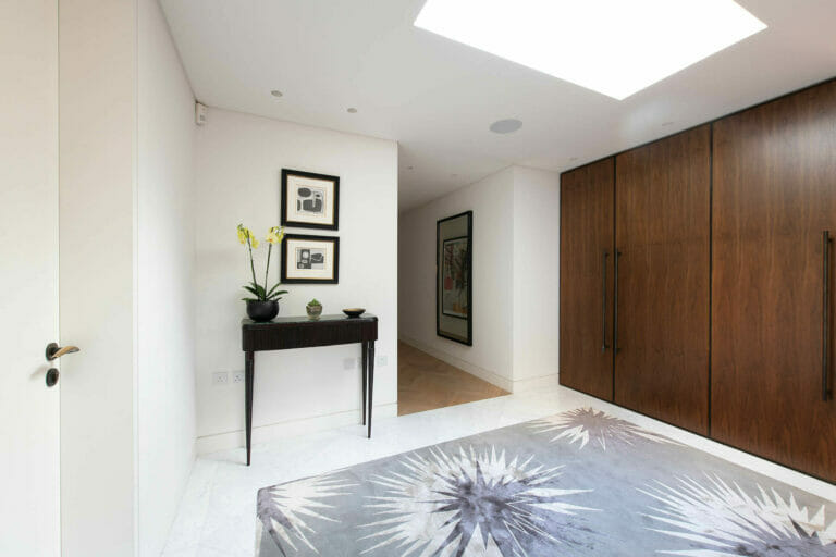 Penthouse with Stunning Thames Views image 36