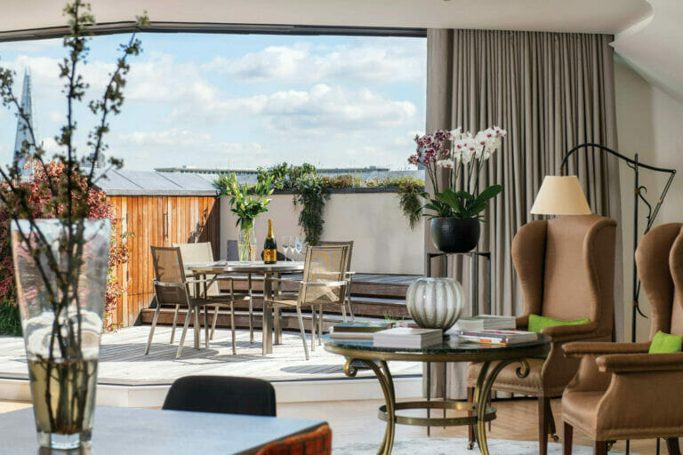 Penthouse with Stunning Thames Views image 21