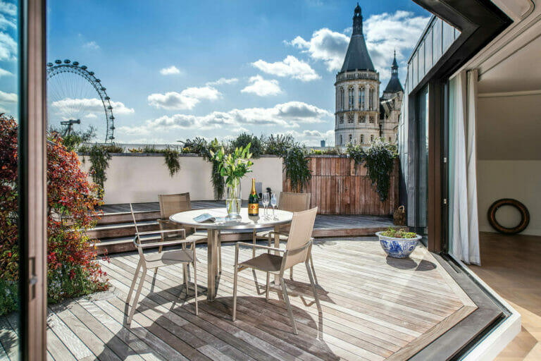 Penthouse with Stunning Thames Views image 26