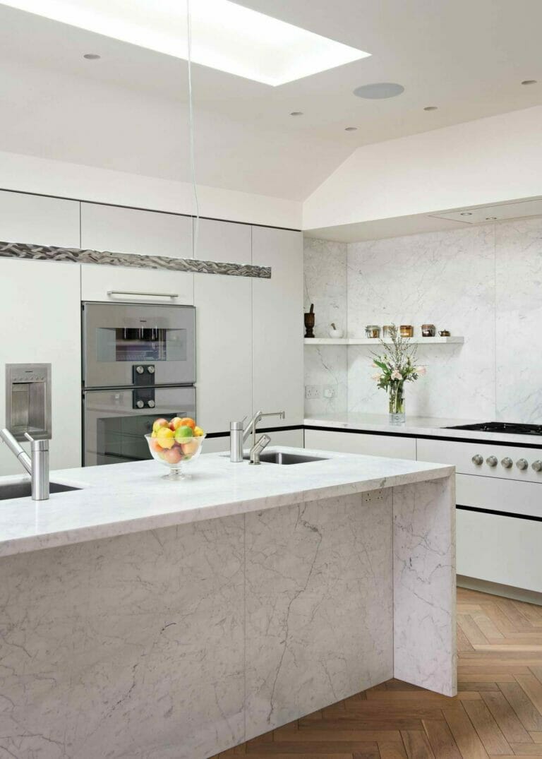 Penthouse with Stunning Thames Views image 18