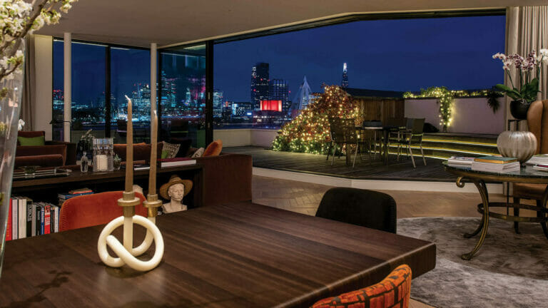 Penthouse with Stunning Thames Views image 14