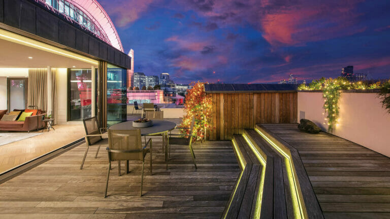 Penthouse with Stunning Thames Views image 30