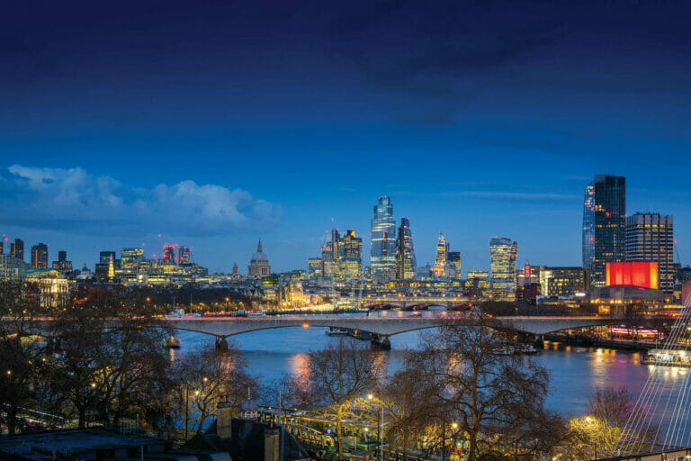 Penthouse with Stunning Thames Views image 31