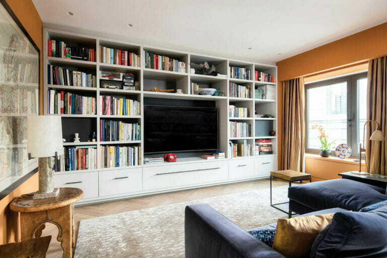 Penthouse with Stunning Thames Views image 4