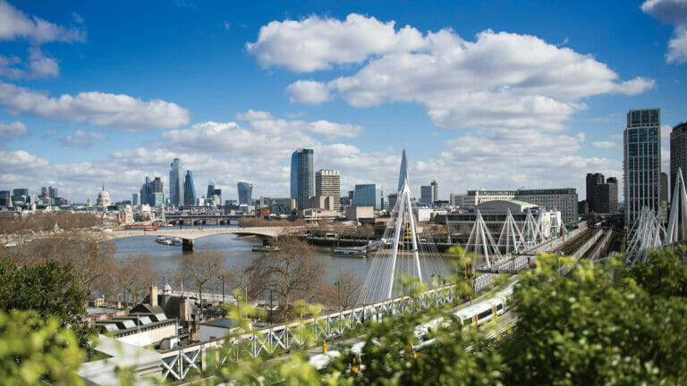 Penthouse with Stunning Thames Views image 41