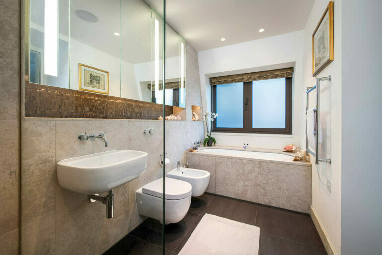 Penthouse with Stunning Thames Views image 52