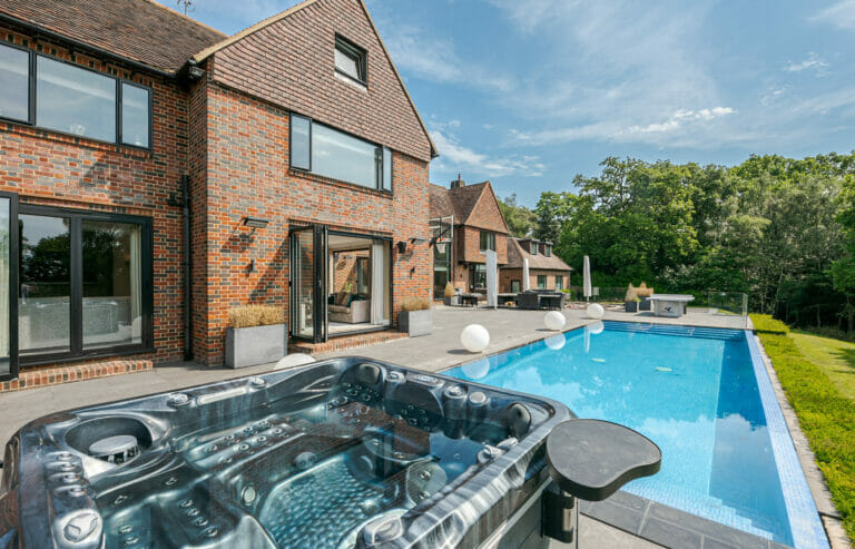 Mock Tudor Manor in Croydon image 46
