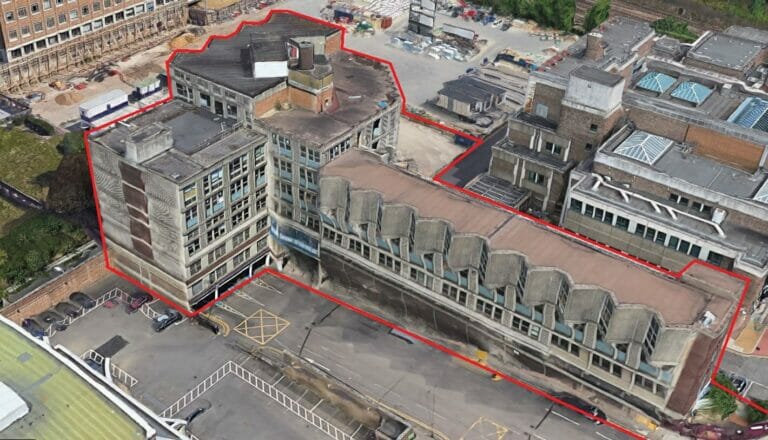 Large former education building in Croydon image 5
