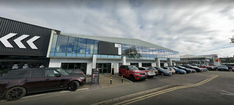 Modern Warehouse with Build Space in Slough image 4