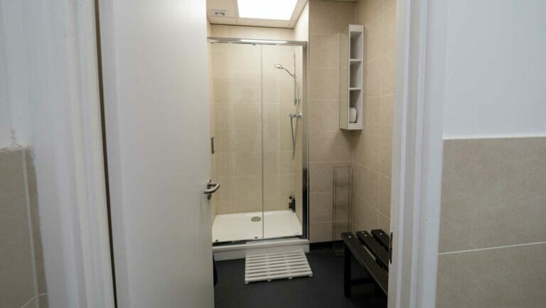 Modern Warehouse with Build Space in Slough image 35