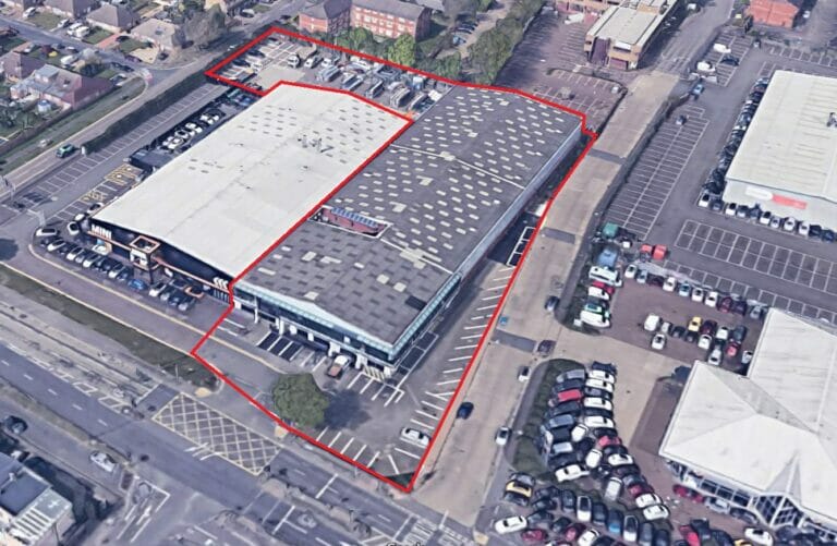 Modern Warehouse with Build Space in Slough image 2
