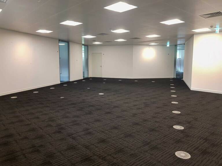 Fully Vacant Office image 43