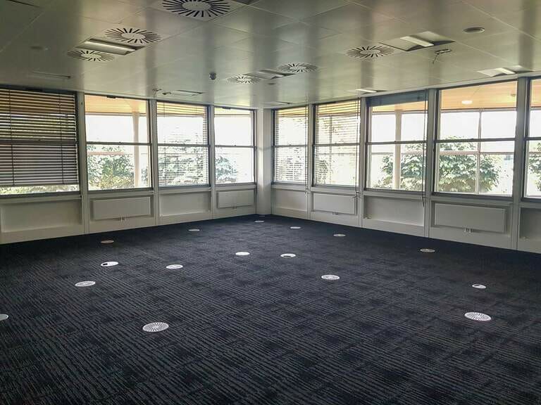 Fully Vacant Office image 44