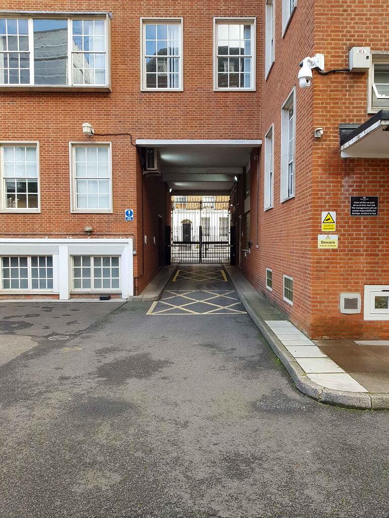 Offices in Zone 1 image 25