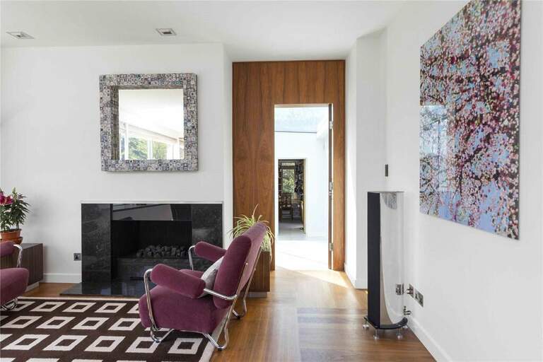 Modernist Mansion House image 35