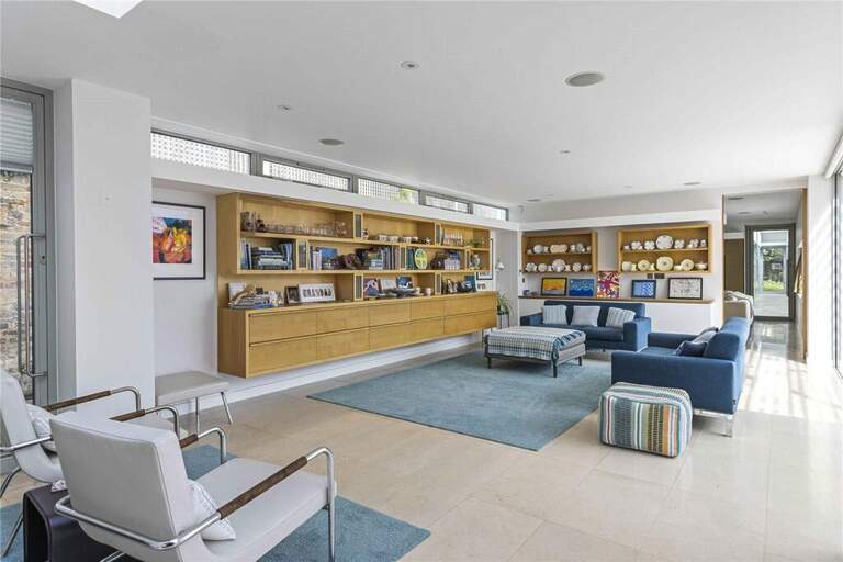Modernist Mansion House image 17