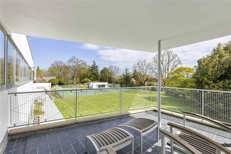 Modernist Mansion House image 22