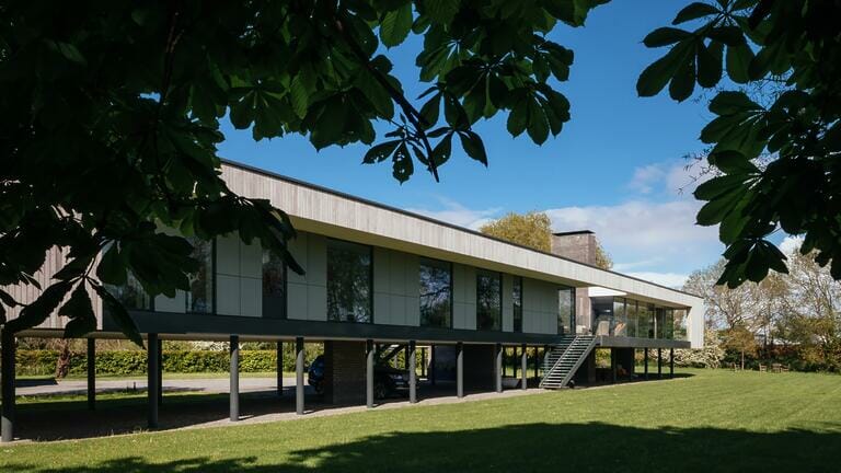 Contemporary Modern House image 4
