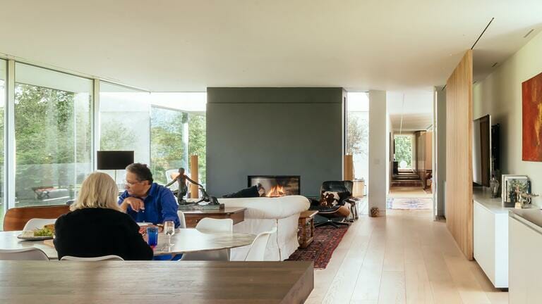 Contemporary Modern House image 17