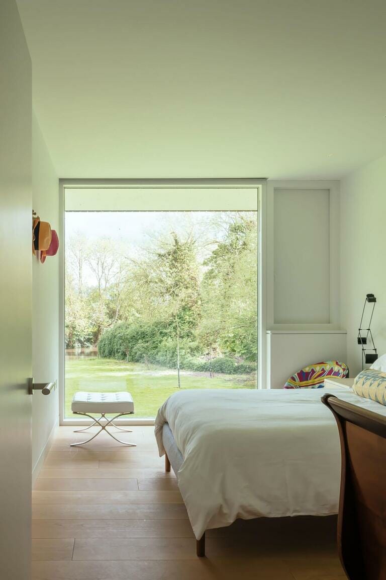 Contemporary Modern House image 23