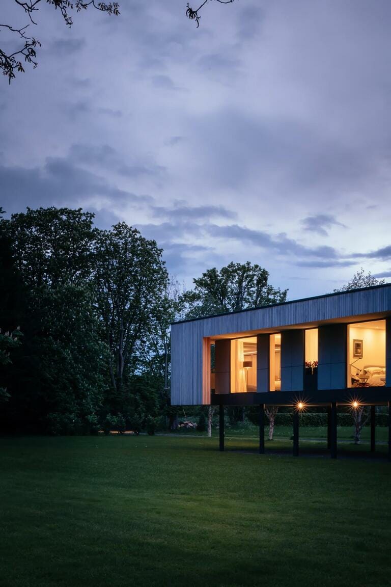 Contemporary Modern House image 2