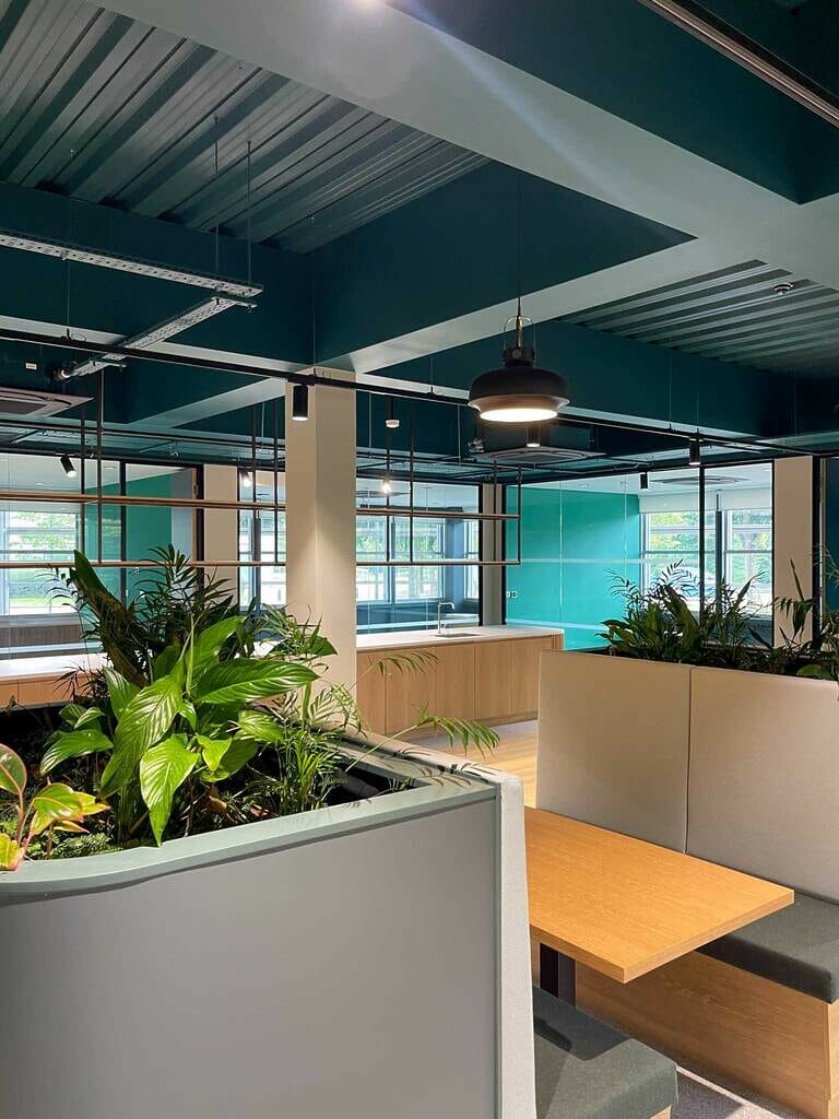 Fully Vacant Office image 17
