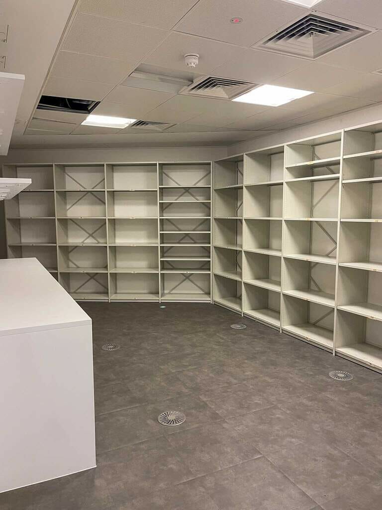 Fully Vacant Office image 35