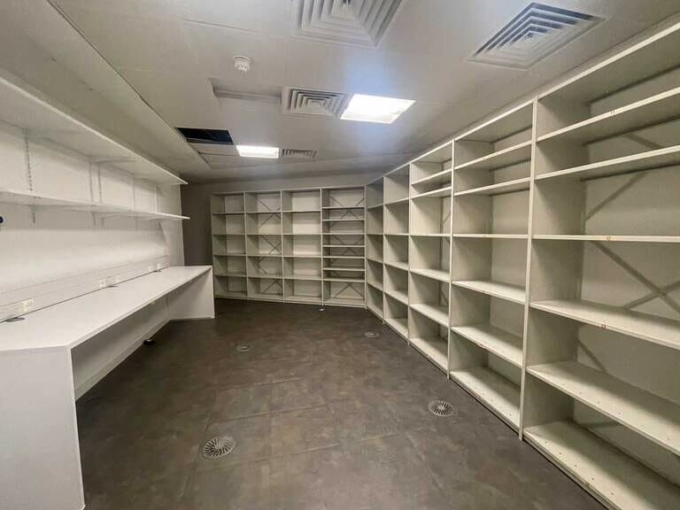 Fully Vacant Office image 36