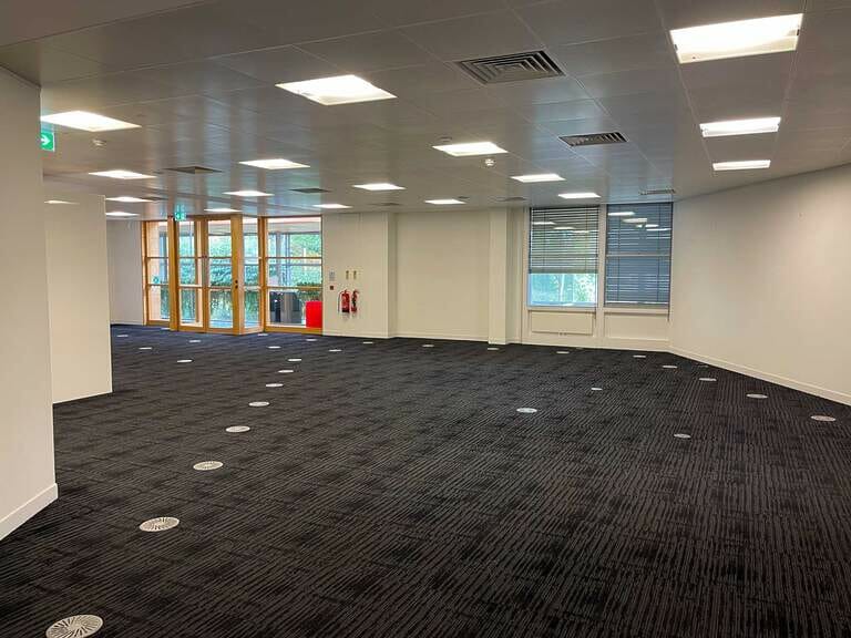Fully Vacant Office image 37